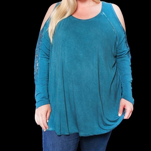 Lover Fire Tops - NWT - Plus Long Sleeve Teal Cold Shoulder Crochet Round Neck Solid Top - Size 1X